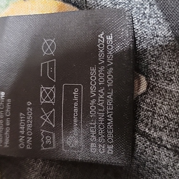 H&M Divided Size 6 Midi Black with Lemons Skirt, Side Slit and Buttons, EUC - Picture 12 of 14